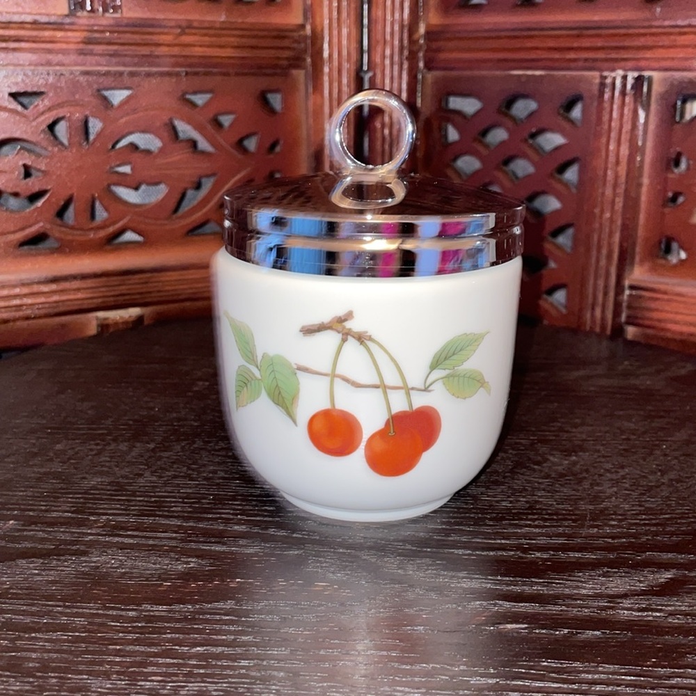 Vintage Royal Worcester Porcelain King Size Coddler & Lid. - Picture 4 of 9